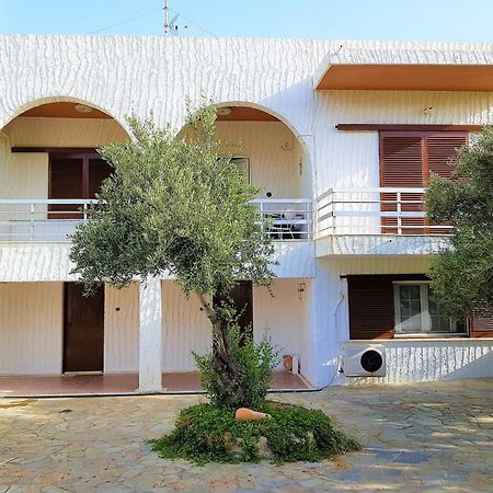 Апартаменты Gianna Seaside Кутсунари Экстерьер фото